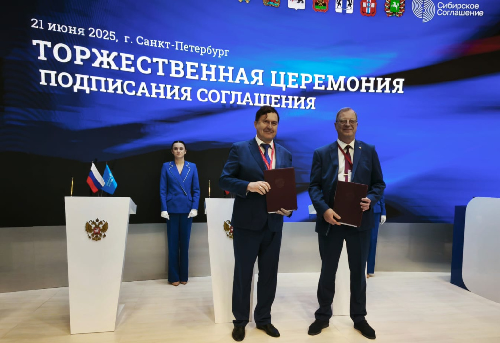 1. ГГГ и библиотекарь ВВП 21.06.25_cr.jpg